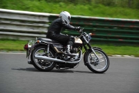 Mallory-park-Leicestershire;Mallory-park-photographs;Motorcycle-action-photographs;classic-bikes;event-digital-images;eventdigitalimages;mallory-park;no-limits-trackday;peter-wileman-photography;vintage-bikes;vintage-motorcycles;vmcc-festival-1000-bikes