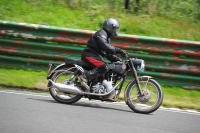 Mallory-park-Leicestershire;Mallory-park-photographs;Motorcycle-action-photographs;classic-bikes;event-digital-images;eventdigitalimages;mallory-park;no-limits-trackday;peter-wileman-photography;vintage-bikes;vintage-motorcycles;vmcc-festival-1000-bikes