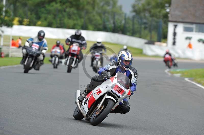 Mallory park Leicestershire;Mallory park photographs;Motorcycle action photographs;classic bikes;event digital images;eventdigitalimages;mallory park;no limits trackday;peter wileman photography;vintage bikes;vintage motorcycles;vmcc festival 1000 bikes