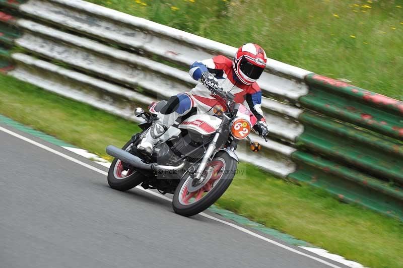 Mallory park Leicestershire;Mallory park photographs;Motorcycle action photographs;classic bikes;event digital images;eventdigitalimages;mallory park;no limits trackday;peter wileman photography;vintage bikes;vintage motorcycles;vmcc festival 1000 bikes