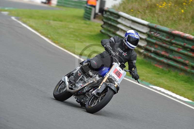 Mallory park Leicestershire;Mallory park photographs;Motorcycle action photographs;classic bikes;event digital images;eventdigitalimages;mallory park;no limits trackday;peter wileman photography;vintage bikes;vintage motorcycles;vmcc festival 1000 bikes