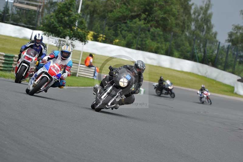 Mallory park Leicestershire;Mallory park photographs;Motorcycle action photographs;classic bikes;event digital images;eventdigitalimages;mallory park;no limits trackday;peter wileman photography;vintage bikes;vintage motorcycles;vmcc festival 1000 bikes