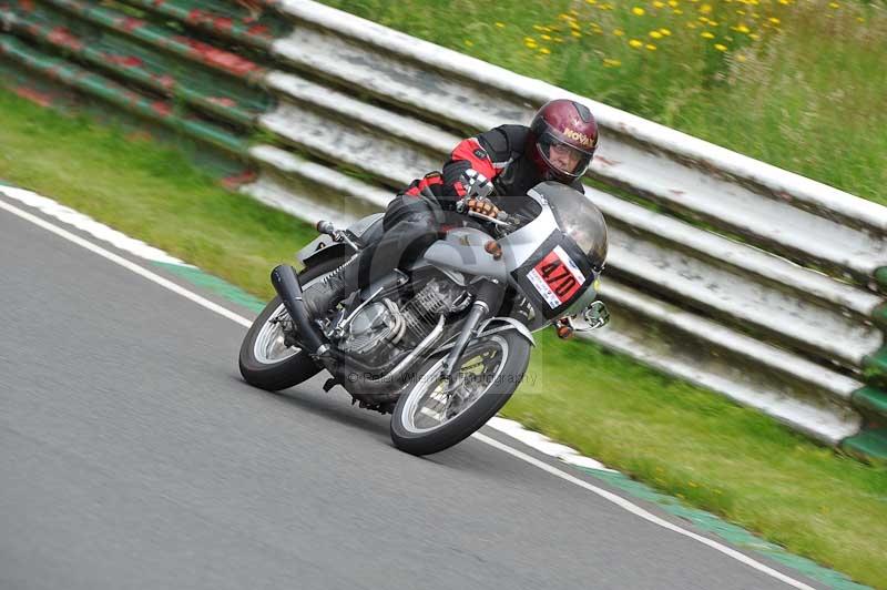 Mallory park Leicestershire;Mallory park photographs;Motorcycle action photographs;classic bikes;event digital images;eventdigitalimages;mallory park;no limits trackday;peter wileman photography;vintage bikes;vintage motorcycles;vmcc festival 1000 bikes