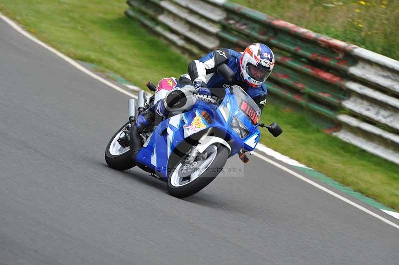 Mallory park Leicestershire;Mallory park photographs;Motorcycle action photographs;classic bikes;event digital images;eventdigitalimages;mallory park;no limits trackday;peter wileman photography;vintage bikes;vintage motorcycles;vmcc festival 1000 bikes