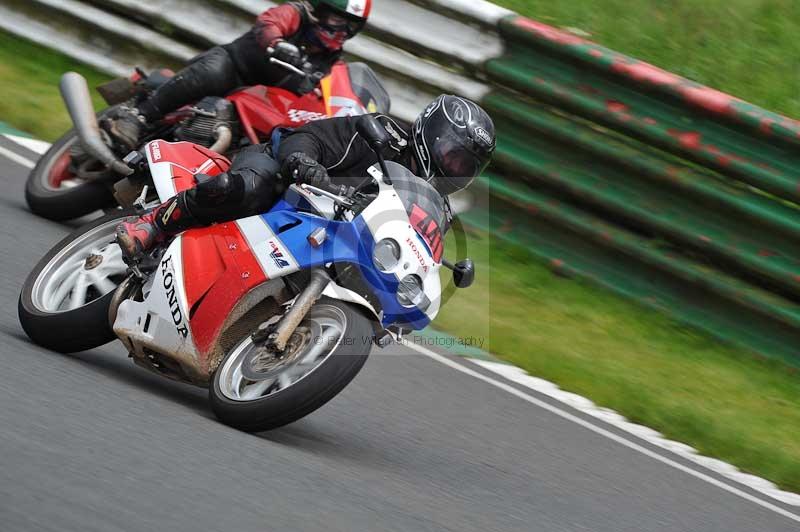 Mallory park Leicestershire;Mallory park photographs;Motorcycle action photographs;classic bikes;event digital images;eventdigitalimages;mallory park;no limits trackday;peter wileman photography;vintage bikes;vintage motorcycles;vmcc festival 1000 bikes