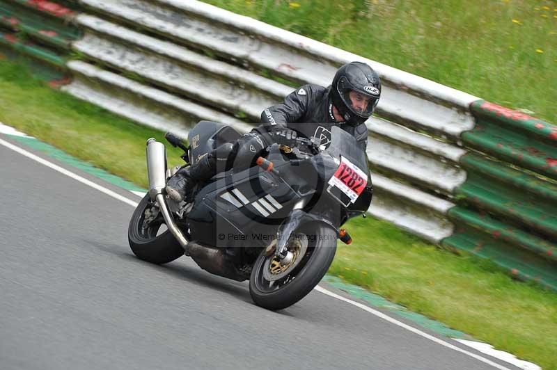 Mallory park Leicestershire;Mallory park photographs;Motorcycle action photographs;classic bikes;event digital images;eventdigitalimages;mallory park;no limits trackday;peter wileman photography;vintage bikes;vintage motorcycles;vmcc festival 1000 bikes