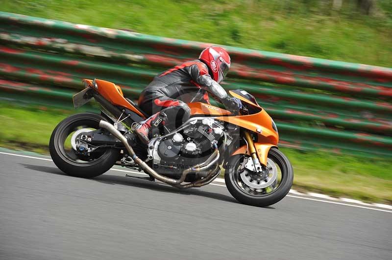 Mallory park Leicestershire;Mallory park photographs;Motorcycle action photographs;classic bikes;event digital images;eventdigitalimages;mallory park;no limits trackday;peter wileman photography;vintage bikes;vintage motorcycles;vmcc festival 1000 bikes