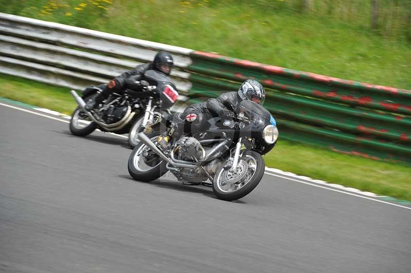 Mallory park Leicestershire;Mallory park photographs;Motorcycle action photographs;classic bikes;event digital images;eventdigitalimages;mallory park;no limits trackday;peter wileman photography;vintage bikes;vintage motorcycles;vmcc festival 1000 bikes