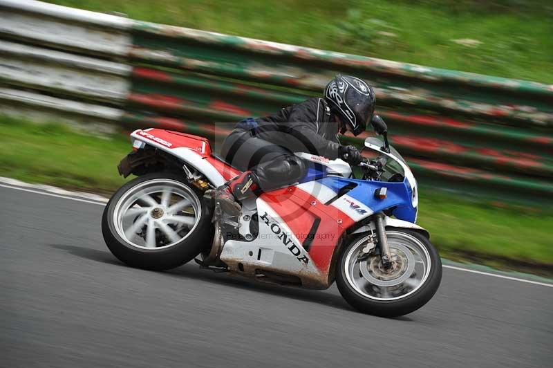 Mallory park Leicestershire;Mallory park photographs;Motorcycle action photographs;classic bikes;event digital images;eventdigitalimages;mallory park;no limits trackday;peter wileman photography;vintage bikes;vintage motorcycles;vmcc festival 1000 bikes