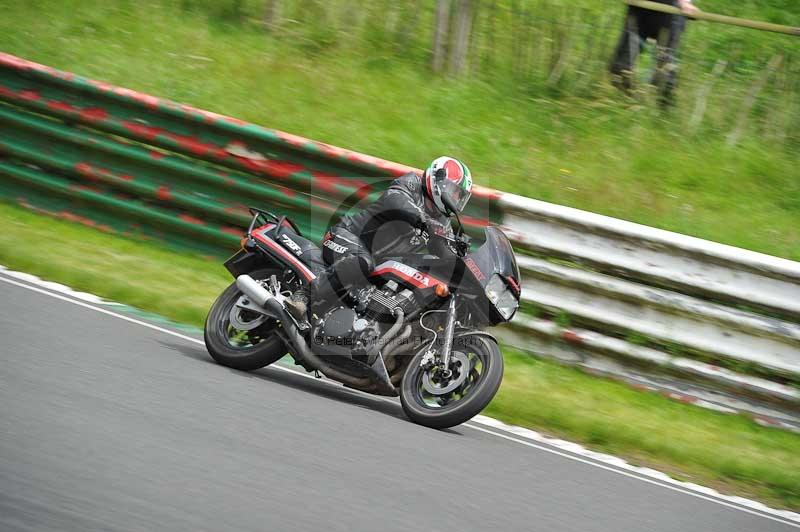 Mallory park Leicestershire;Mallory park photographs;Motorcycle action photographs;classic bikes;event digital images;eventdigitalimages;mallory park;no limits trackday;peter wileman photography;vintage bikes;vintage motorcycles;vmcc festival 1000 bikes