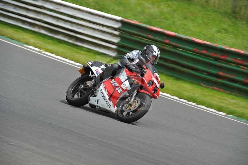 Mallory park Leicestershire;Mallory park photographs;Motorcycle action photographs;classic bikes;event digital images;eventdigitalimages;mallory park;no limits trackday;peter wileman photography;vintage bikes;vintage motorcycles;vmcc festival 1000 bikes