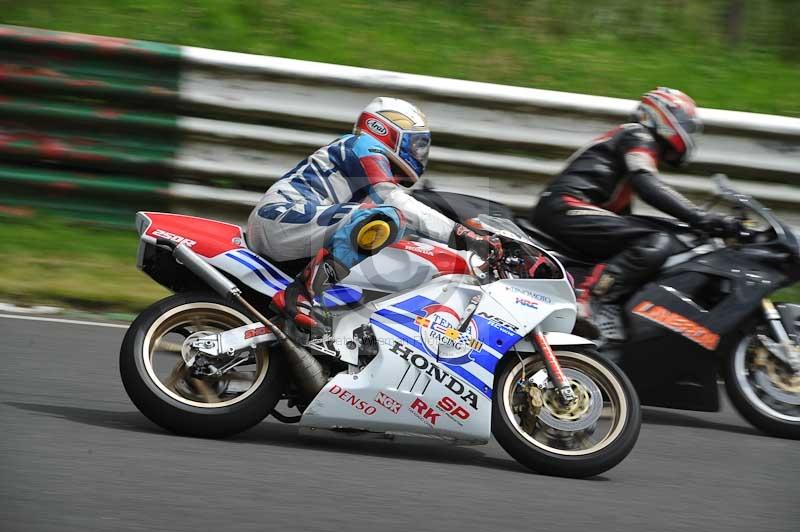 Mallory park Leicestershire;Mallory park photographs;Motorcycle action photographs;classic bikes;event digital images;eventdigitalimages;mallory park;no limits trackday;peter wileman photography;vintage bikes;vintage motorcycles;vmcc festival 1000 bikes