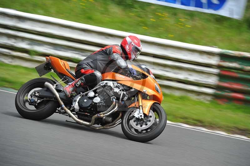 Mallory park Leicestershire;Mallory park photographs;Motorcycle action photographs;classic bikes;event digital images;eventdigitalimages;mallory park;no limits trackday;peter wileman photography;vintage bikes;vintage motorcycles;vmcc festival 1000 bikes