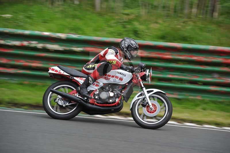 Mallory park Leicestershire;Mallory park photographs;Motorcycle action photographs;classic bikes;event digital images;eventdigitalimages;mallory park;no limits trackday;peter wileman photography;vintage bikes;vintage motorcycles;vmcc festival 1000 bikes