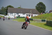 Mallory-park-Leicestershire;Mallory-park-photographs;Motorcycle-action-photographs;classic-bikes;event-digital-images;eventdigitalimages;mallory-park;no-limits-trackday;peter-wileman-photography;vintage-bikes;vintage-motorcycles;vmcc-festival-1000-bikes