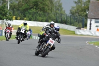 Mallory-park-Leicestershire;Mallory-park-photographs;Motorcycle-action-photographs;classic-bikes;event-digital-images;eventdigitalimages;mallory-park;no-limits-trackday;peter-wileman-photography;vintage-bikes;vintage-motorcycles;vmcc-festival-1000-bikes