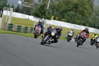 Mallory-park-Leicestershire;Mallory-park-photographs;Motorcycle-action-photographs;classic-bikes;event-digital-images;eventdigitalimages;mallory-park;no-limits-trackday;peter-wileman-photography;vintage-bikes;vintage-motorcycles;vmcc-festival-1000-bikes