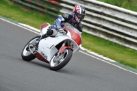 Mallory-park-Leicestershire;Mallory-park-photographs;Motorcycle-action-photographs;classic-bikes;event-digital-images;eventdigitalimages;mallory-park;no-limits-trackday;peter-wileman-photography;vintage-bikes;vintage-motorcycles;vmcc-festival-1000-bikes