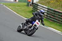 Mallory-park-Leicestershire;Mallory-park-photographs;Motorcycle-action-photographs;classic-bikes;event-digital-images;eventdigitalimages;mallory-park;no-limits-trackday;peter-wileman-photography;vintage-bikes;vintage-motorcycles;vmcc-festival-1000-bikes