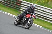 Mallory-park-Leicestershire;Mallory-park-photographs;Motorcycle-action-photographs;classic-bikes;event-digital-images;eventdigitalimages;mallory-park;no-limits-trackday;peter-wileman-photography;vintage-bikes;vintage-motorcycles;vmcc-festival-1000-bikes