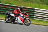 Mallory-park-Leicestershire;Mallory-park-photographs;Motorcycle-action-photographs;classic-bikes;event-digital-images;eventdigitalimages;mallory-park;no-limits-trackday;peter-wileman-photography;vintage-bikes;vintage-motorcycles;vmcc-festival-1000-bikes
