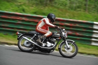 Mallory-park-Leicestershire;Mallory-park-photographs;Motorcycle-action-photographs;classic-bikes;event-digital-images;eventdigitalimages;mallory-park;no-limits-trackday;peter-wileman-photography;vintage-bikes;vintage-motorcycles;vmcc-festival-1000-bikes