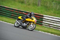 Mallory-park-Leicestershire;Mallory-park-photographs;Motorcycle-action-photographs;classic-bikes;event-digital-images;eventdigitalimages;mallory-park;no-limits-trackday;peter-wileman-photography;vintage-bikes;vintage-motorcycles;vmcc-festival-1000-bikes