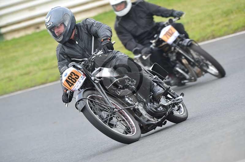 Mallory park Leicestershire;Mallory park photographs;Motorcycle action photographs;classic bikes;event digital images;eventdigitalimages;mallory park;no limits trackday;peter wileman photography;vintage bikes;vintage motorcycles;vmcc festival 1000 bikes