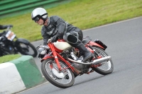 Mallory-park-Leicestershire;Mallory-park-photographs;Motorcycle-action-photographs;classic-bikes;event-digital-images;eventdigitalimages;mallory-park;no-limits-trackday;peter-wileman-photography;vintage-bikes;vintage-motorcycles;vmcc-festival-1000-bikes