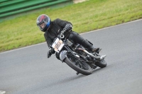 Mallory-park-Leicestershire;Mallory-park-photographs;Motorcycle-action-photographs;classic-bikes;event-digital-images;eventdigitalimages;mallory-park;no-limits-trackday;peter-wileman-photography;vintage-bikes;vintage-motorcycles;vmcc-festival-1000-bikes