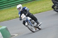 Mallory-park-Leicestershire;Mallory-park-photographs;Motorcycle-action-photographs;classic-bikes;event-digital-images;eventdigitalimages;mallory-park;no-limits-trackday;peter-wileman-photography;vintage-bikes;vintage-motorcycles;vmcc-festival-1000-bikes