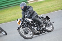 Mallory-park-Leicestershire;Mallory-park-photographs;Motorcycle-action-photographs;classic-bikes;event-digital-images;eventdigitalimages;mallory-park;no-limits-trackday;peter-wileman-photography;vintage-bikes;vintage-motorcycles;vmcc-festival-1000-bikes