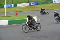 Mallory-park-Leicestershire;Mallory-park-photographs;Motorcycle-action-photographs;classic-bikes;event-digital-images;eventdigitalimages;mallory-park;no-limits-trackday;peter-wileman-photography;vintage-bikes;vintage-motorcycles;vmcc-festival-1000-bikes