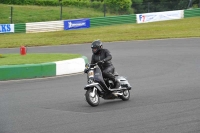 Mallory-park-Leicestershire;Mallory-park-photographs;Motorcycle-action-photographs;classic-bikes;event-digital-images;eventdigitalimages;mallory-park;no-limits-trackday;peter-wileman-photography;vintage-bikes;vintage-motorcycles;vmcc-festival-1000-bikes