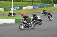 Mallory-park-Leicestershire;Mallory-park-photographs;Motorcycle-action-photographs;classic-bikes;event-digital-images;eventdigitalimages;mallory-park;no-limits-trackday;peter-wileman-photography;vintage-bikes;vintage-motorcycles;vmcc-festival-1000-bikes