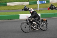 Mallory-park-Leicestershire;Mallory-park-photographs;Motorcycle-action-photographs;classic-bikes;event-digital-images;eventdigitalimages;mallory-park;no-limits-trackday;peter-wileman-photography;vintage-bikes;vintage-motorcycles;vmcc-festival-1000-bikes