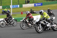 Mallory-park-Leicestershire;Mallory-park-photographs;Motorcycle-action-photographs;classic-bikes;event-digital-images;eventdigitalimages;mallory-park;no-limits-trackday;peter-wileman-photography;vintage-bikes;vintage-motorcycles;vmcc-festival-1000-bikes