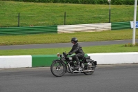 Mallory-park-Leicestershire;Mallory-park-photographs;Motorcycle-action-photographs;classic-bikes;event-digital-images;eventdigitalimages;mallory-park;no-limits-trackday;peter-wileman-photography;vintage-bikes;vintage-motorcycles;vmcc-festival-1000-bikes