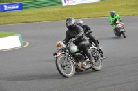 Mallory-park-Leicestershire;Mallory-park-photographs;Motorcycle-action-photographs;classic-bikes;event-digital-images;eventdigitalimages;mallory-park;no-limits-trackday;peter-wileman-photography;vintage-bikes;vintage-motorcycles;vmcc-festival-1000-bikes