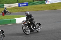 Mallory-park-Leicestershire;Mallory-park-photographs;Motorcycle-action-photographs;classic-bikes;event-digital-images;eventdigitalimages;mallory-park;no-limits-trackday;peter-wileman-photography;vintage-bikes;vintage-motorcycles;vmcc-festival-1000-bikes