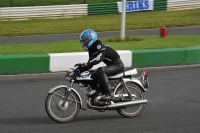 Mallory-park-Leicestershire;Mallory-park-photographs;Motorcycle-action-photographs;classic-bikes;event-digital-images;eventdigitalimages;mallory-park;no-limits-trackday;peter-wileman-photography;vintage-bikes;vintage-motorcycles;vmcc-festival-1000-bikes