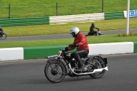 Mallory-park-Leicestershire;Mallory-park-photographs;Motorcycle-action-photographs;classic-bikes;event-digital-images;eventdigitalimages;mallory-park;no-limits-trackday;peter-wileman-photography;vintage-bikes;vintage-motorcycles;vmcc-festival-1000-bikes