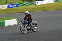 Mallory-park-Leicestershire;Mallory-park-photographs;Motorcycle-action-photographs;classic-bikes;event-digital-images;eventdigitalimages;mallory-park;no-limits-trackday;peter-wileman-photography;vintage-bikes;vintage-motorcycles;vmcc-festival-1000-bikes