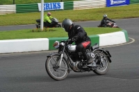 Mallory-park-Leicestershire;Mallory-park-photographs;Motorcycle-action-photographs;classic-bikes;event-digital-images;eventdigitalimages;mallory-park;no-limits-trackday;peter-wileman-photography;vintage-bikes;vintage-motorcycles;vmcc-festival-1000-bikes