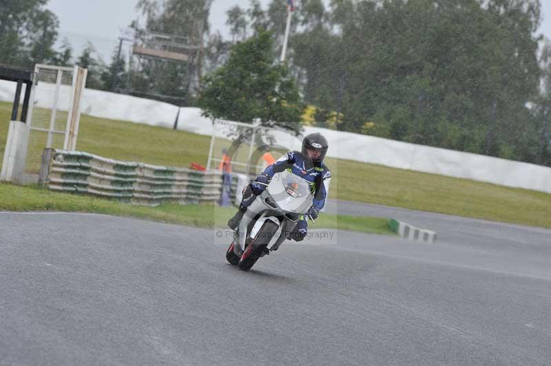 Mallory park Leicestershire;Mallory park photographs;Motorcycle action photographs;classic bikes;event digital images;eventdigitalimages;mallory park;no limits trackday;peter wileman photography;vintage bikes;vintage motorcycles;vmcc festival 1000 bikes