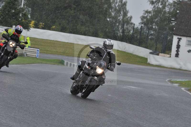 Mallory park Leicestershire;Mallory park photographs;Motorcycle action photographs;classic bikes;event digital images;eventdigitalimages;mallory park;no limits trackday;peter wileman photography;vintage bikes;vintage motorcycles;vmcc festival 1000 bikes