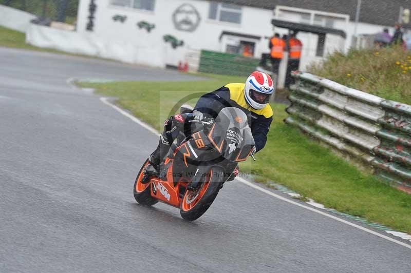 Mallory park Leicestershire;Mallory park photographs;Motorcycle action photographs;classic bikes;event digital images;eventdigitalimages;mallory park;no limits trackday;peter wileman photography;vintage bikes;vintage motorcycles;vmcc festival 1000 bikes