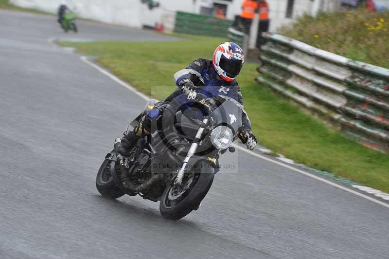 Mallory park Leicestershire;Mallory park photographs;Motorcycle action photographs;classic bikes;event digital images;eventdigitalimages;mallory park;no limits trackday;peter wileman photography;vintage bikes;vintage motorcycles;vmcc festival 1000 bikes