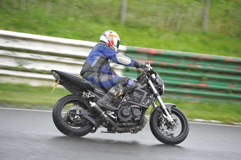 Mallory park Leicestershire;Mallory park photographs;Motorcycle action photographs;classic bikes;event digital images;eventdigitalimages;mallory park;no limits trackday;peter wileman photography;vintage bikes;vintage motorcycles;vmcc festival 1000 bikes