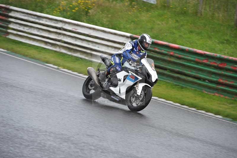 Mallory park Leicestershire;Mallory park photographs;Motorcycle action photographs;classic bikes;event digital images;eventdigitalimages;mallory park;no limits trackday;peter wileman photography;vintage bikes;vintage motorcycles;vmcc festival 1000 bikes